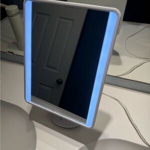 iHome Bluetooth Speaker Vanity Mirror